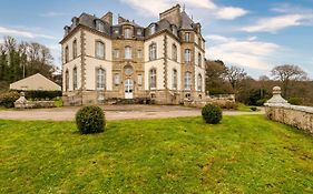 Chateau De Locqueran Pierres Et Filets Bleus