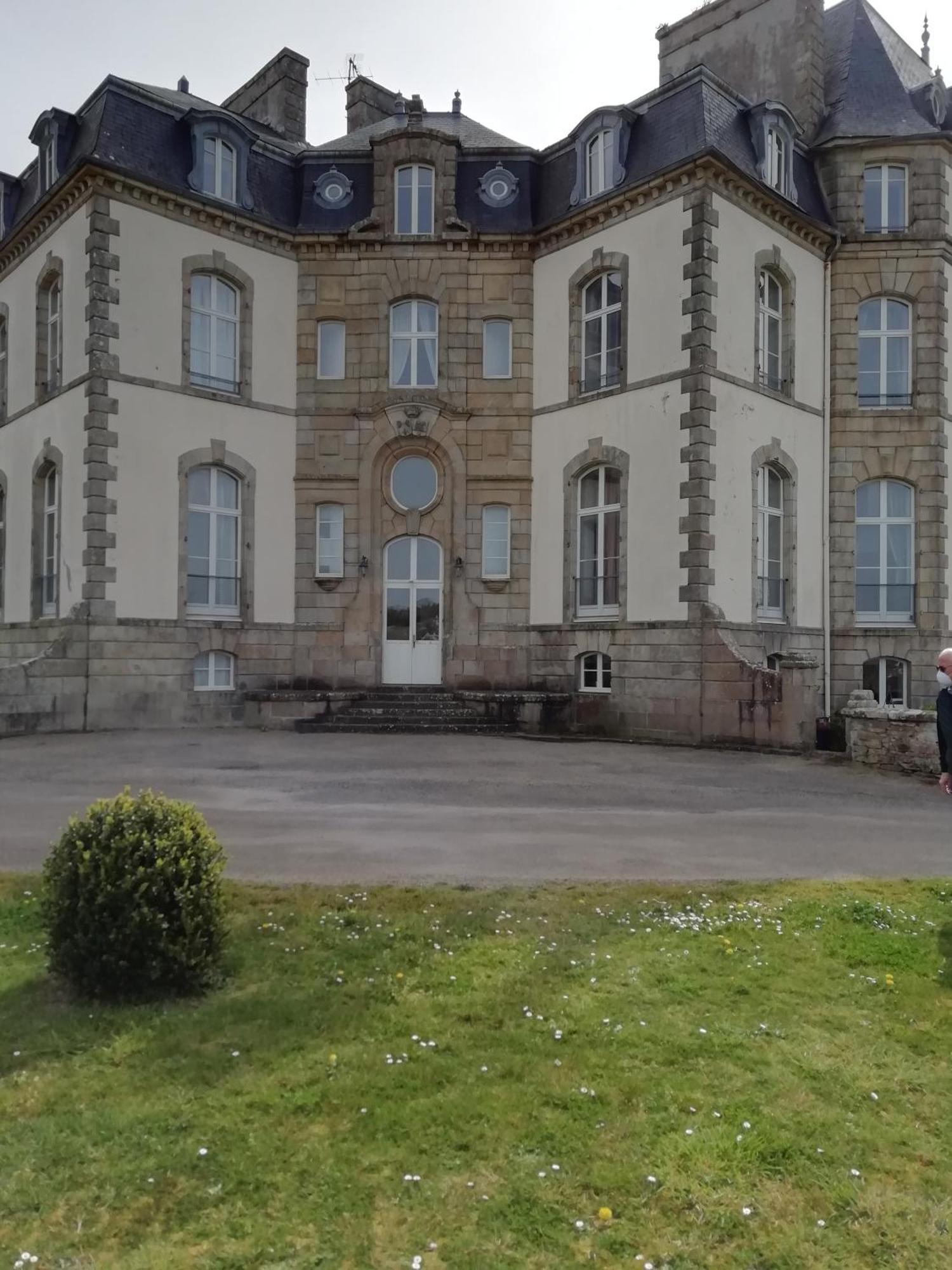 Chateau De Locqueran Pierres Et Filets Bleus Audierne Exterior foto